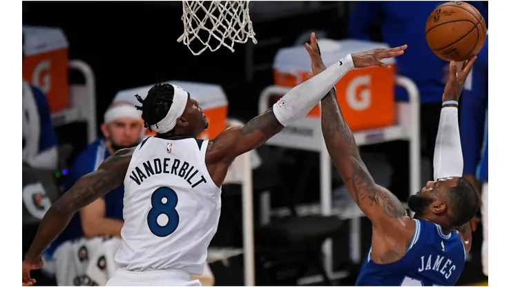 LeBron James vs. the Timberwolves. (Getty)
