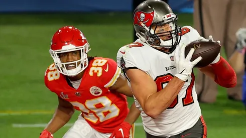 Rob Gronkowski scoring the first TD of the Super Bowl LV (Getty).