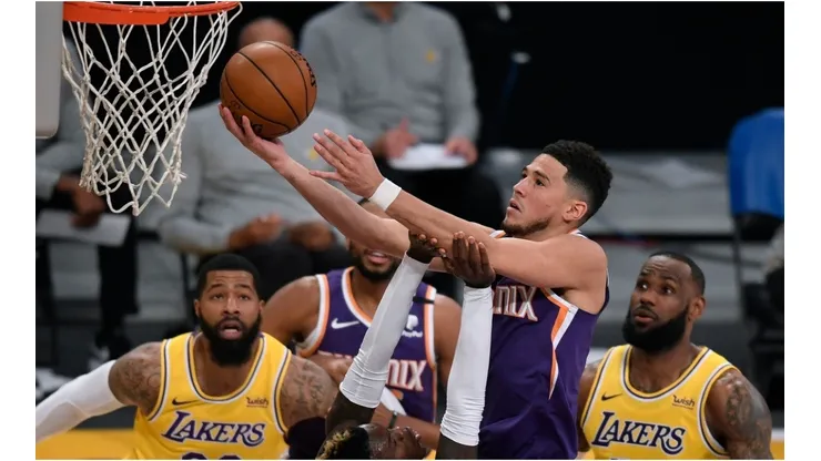 Devin Booker vs. the Lakers. (Getty)