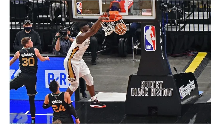 Zion Williamson dunking. (Getty)