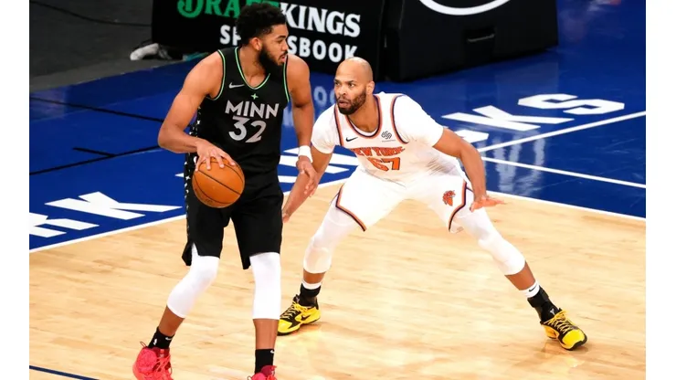 Taj Gibson guarding Karl-Anthony Towns. (Getty)