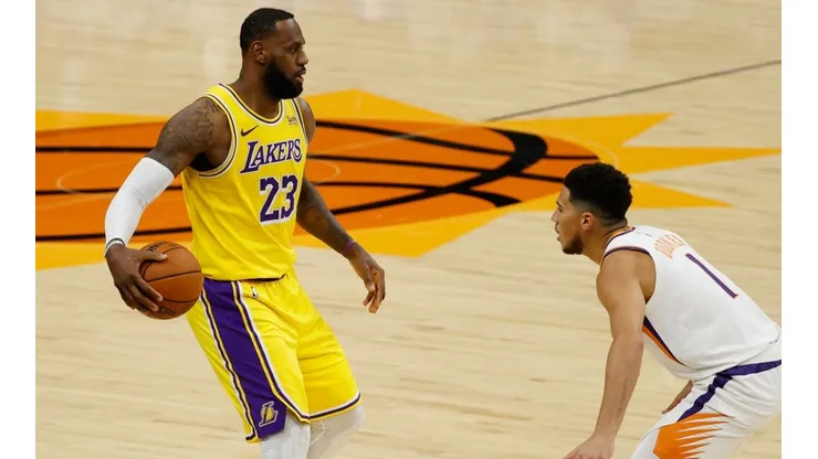 LeBron James & Devin Booker. (Getty)