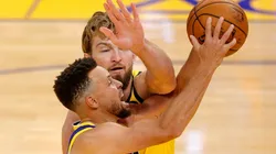 Domantas Sabonis guarding Stephen Curry. (Getty)