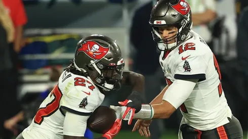 Ronald Jones II & Tom Brady. (Getty)