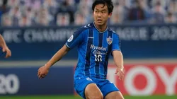 Yoon Bit-garam of Ulsan Hyundai on the ball during the AFC Champions League. (Getty)