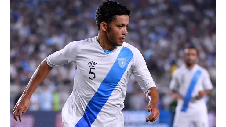 Hector Moreira of Guatemala dribbles the ball against Argentina. (Getty)