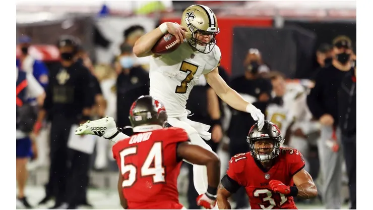 Taysom Hill vs. the Buccaners. (Getty)