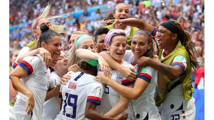 The USWNT celebrate a goal in the 2019 FIFA Women's World Cup Final. (Getty)
