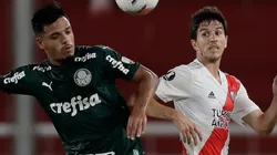 Gabriel Menino (left) of Palmeiras competes for the ball with Ignacio Fernández of River Plate (Getty).