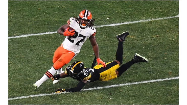 Kareem Hunt vs. the Steelers. (Getty)