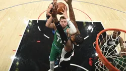 Luka Doncic scoring against the Clippers. (Getty)