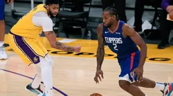 Anthony Davis guarding Kawhi Leonard. (Getty)