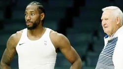 Kawhi Leonard & Jerry West. (Getty)