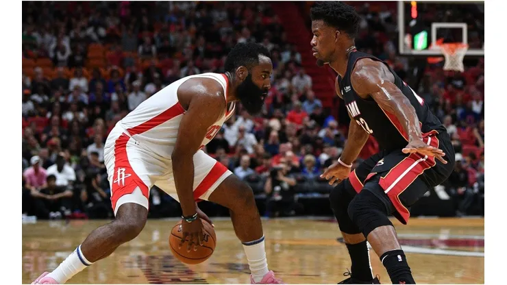 Jimmy Butler guarding James Harden. (Getty)