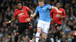 Fred of Manchester United (left) battles with Kevin de Bruyne of Manchester City (right). (Getty)