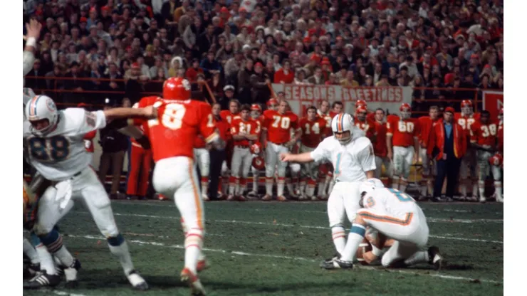 Miami Dolphins' Garo Yepremian made the FG that ended the longest NFL game in history. (Getty)