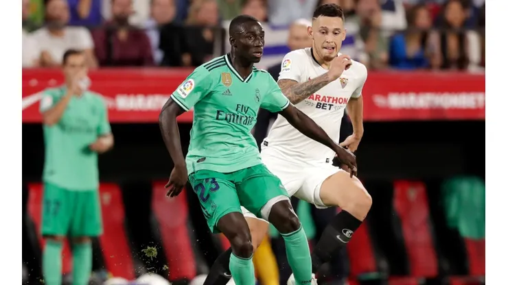 Ferland Mendy of Real Madrid (left) and Lucas Ocampos of Sevilla (right). (Getty)
