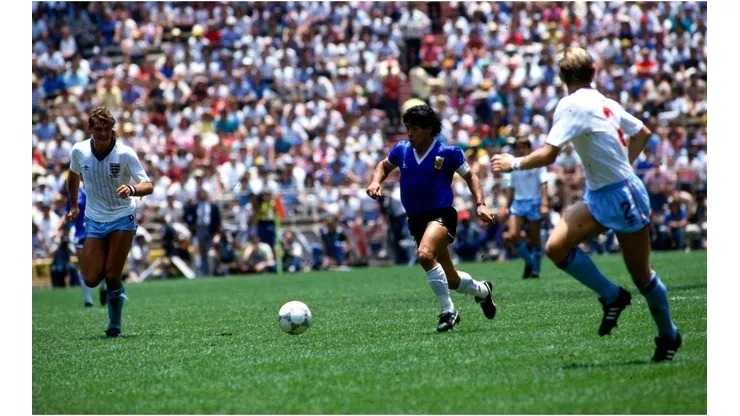 Maradona vs England in 1986. (Getty)