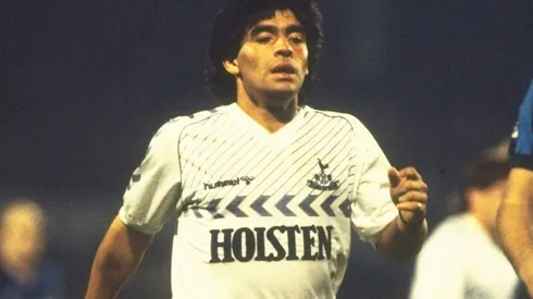 Diego Maradona wearing a Spurs jersey. (Getty)