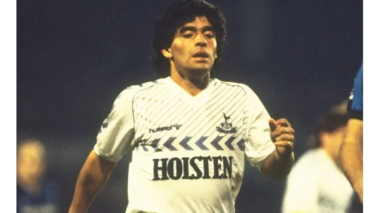 Diego Maradona wearing a Spurs jersey. (Getty)