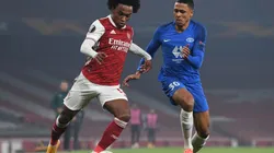 Willian of Arsenal (left) takes on Mathis Bolly of Molde (right).(Getty)