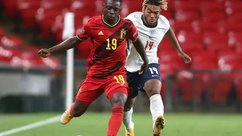 England's Reece James (right) and Belgiums Jeremy Doku (left). (Getty)