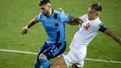 Valentin Castellanos (left) of New York City battles with Francisco Calvo (right) of Chicago Fire. (Getty)