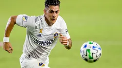 LA Galaxy's Cristian Pavón's runs for the ball during a game (Getty).