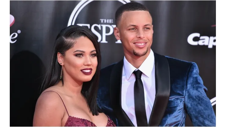 Curry wants his wife to know she's beautiful. (Getty)