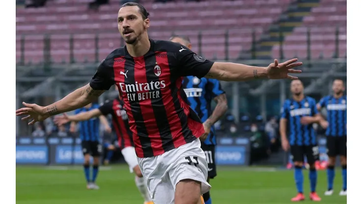 Zlatan Ibrahimovic of AC Milan celebrates after scoring against Inter. (Getty)