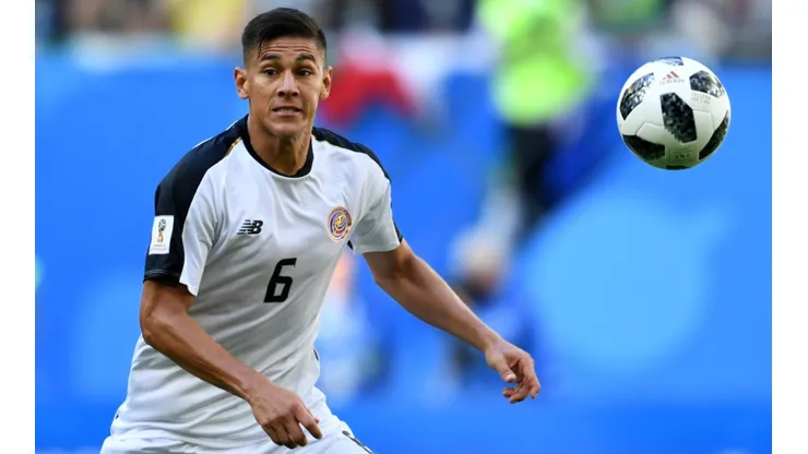 Costa Rica's Oscar Duarte tries to control the ball during a 2018 World Cup game (Getty).
