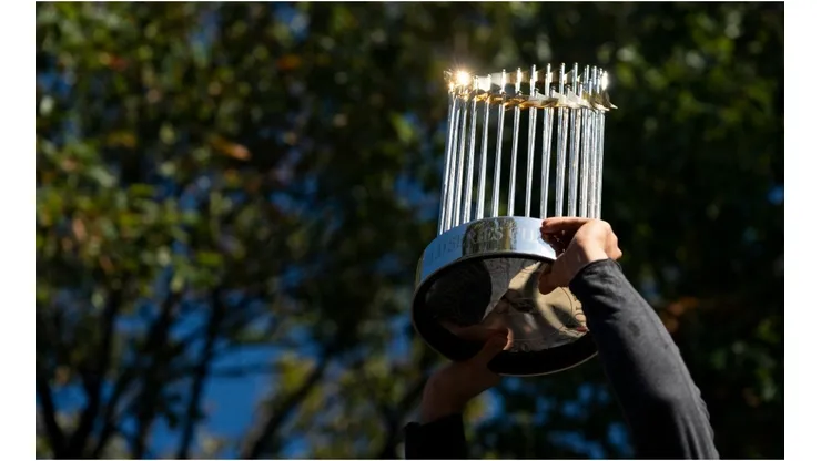 The Commissioner's Trophy