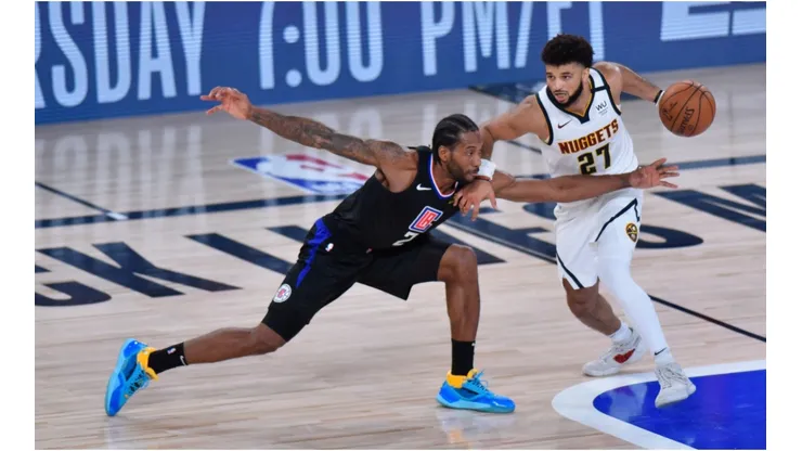 Kawhi Leonard guarding Jamal Murray. (Getty)