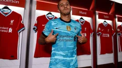 Thiago Alcantara is presented as a new signing of Liverpool at the Anfield. (Getty)