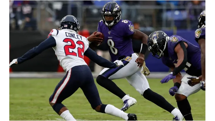 Lamar Jackson and Deshaun Watson will have another showdown. (Getty)