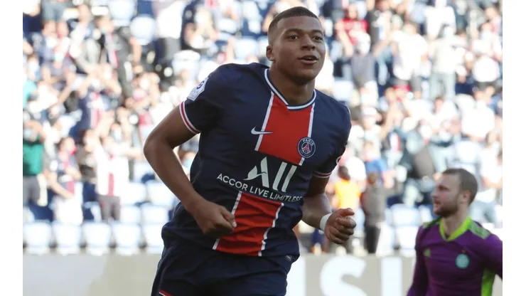 Kylian Mbappe of Paris Saint Germain celebrates scoring a goal. (Getty)
