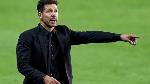 Diego Simeone of Atletico Madrid advising his team. (Getty)