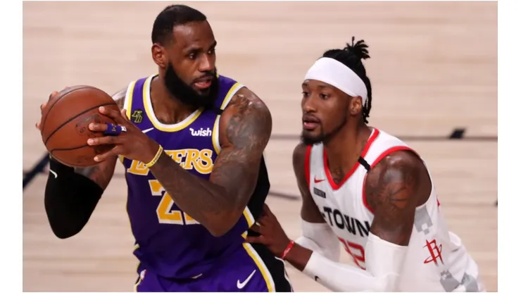 Robert Covington guarding LeBron James. (Getty)