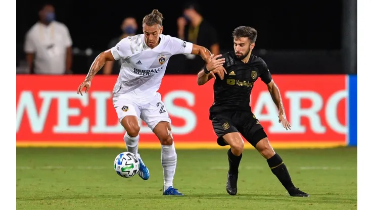 LA Galaxy vs. LAFC: Rolf Feltscher of the Galaxy (left) and Diego Rossi of LAFC fight for the ball (Getty).
