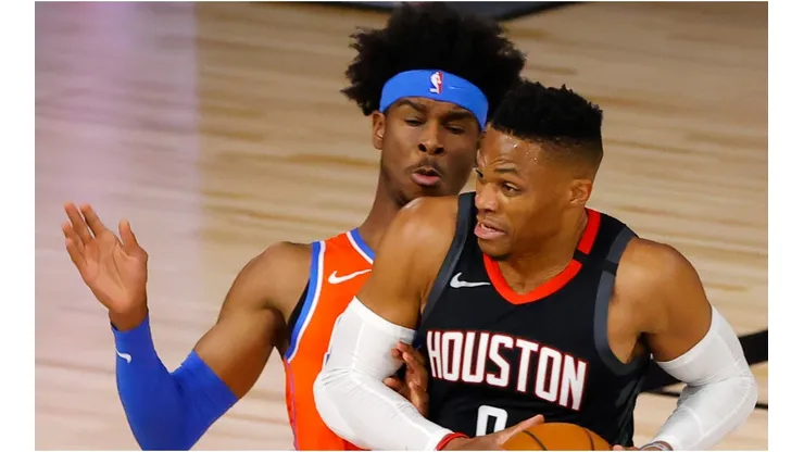 Shai Gilgeous-Alexander guarding Russell Westbrook. (Getty)
