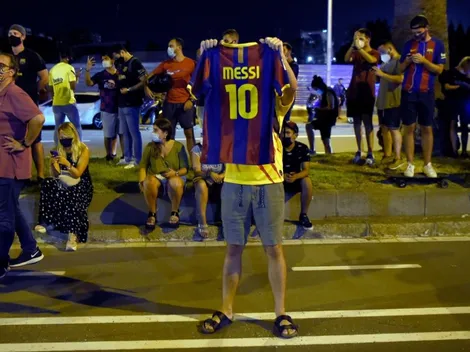 'Bartomeu resign': Barcelona fans protest outside of Camp Nou as Messi leaves club