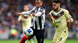 América vs. Monterrey: Rogelio Funes Mori of Monterrey (left) and Bruno Valdez of América fight for the ball (Getty).