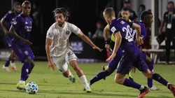 Inter Miami's Rodolfo Pizarro shakes off Orlando City's defense. (Getty)