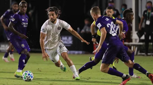Inter Miami's Rodolfo Pizarro shakes off Orlando City's defense. (Getty)