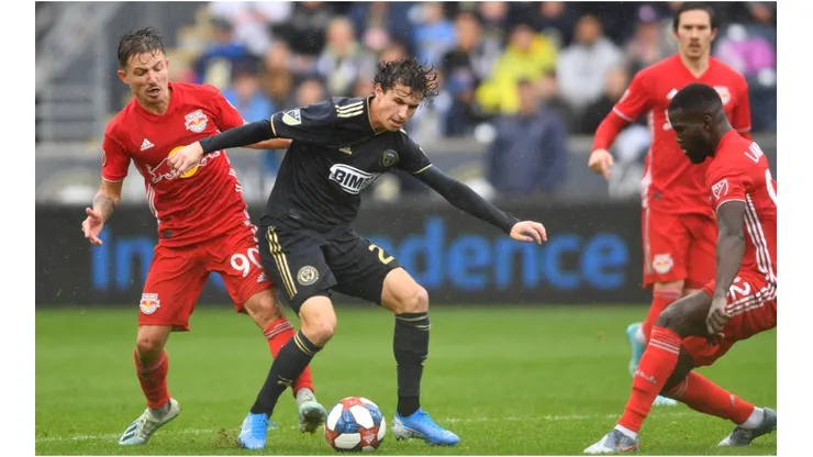 Brenden Aaronson of Philadelphia Union fighting through the NY Red Bulls defense. (Getty)