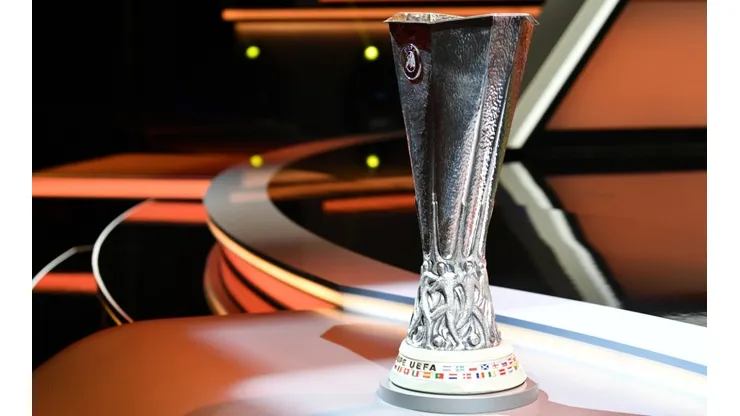 Sevilla FC vs. Inter Milan: The UEFA Europa League Trophy (Getty).