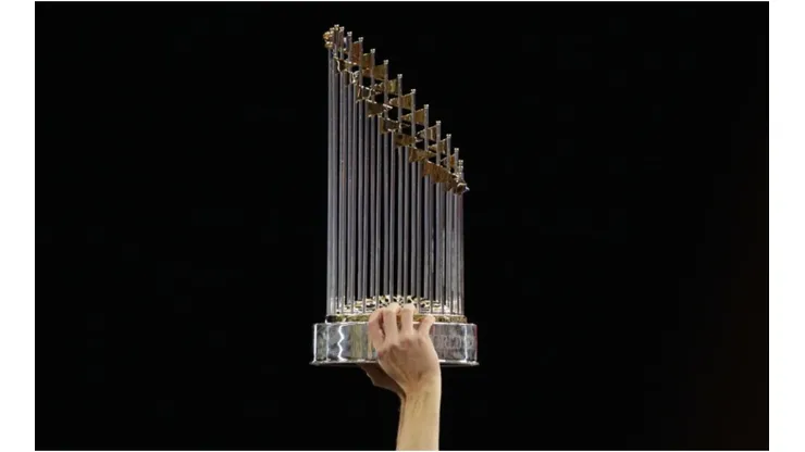 MLB's Commisioner Trophy. (Getty)