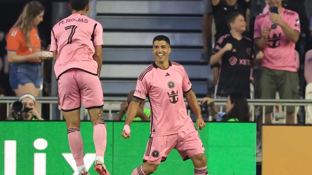 Luis Suarez Celebrating Goal