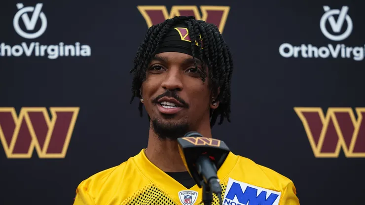 Jayden Daniels quarterback of the Washington Commanders