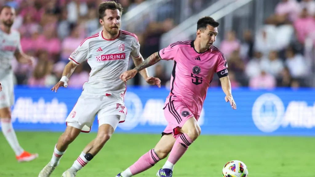 Lionel Messi #10 of Inter Miami controls the ball past Indiana Vassilev #19 of St. Louis City during the first half of the game at Chase Stadium on June 01, 2024 in Fort Lauderdale, Florida. (Photo by Megan Briggs/Getty Images)